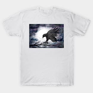 Raven in the moonlight T-Shirt